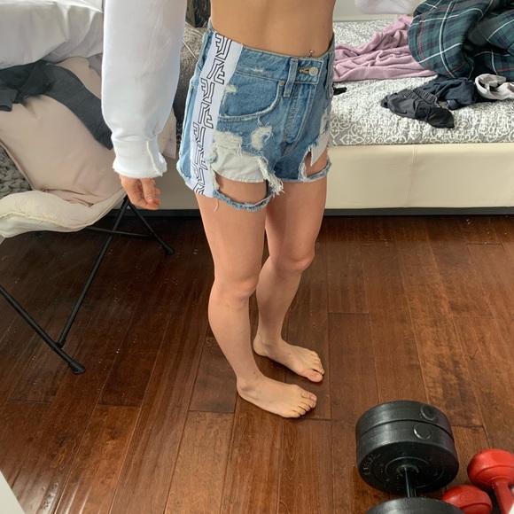 LF Carmar Distressed high waisted Denim shorts - Picture 7 of 7